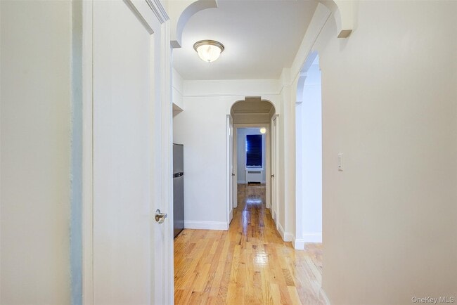Foto del edificio - 167-10 Crocheron Ave