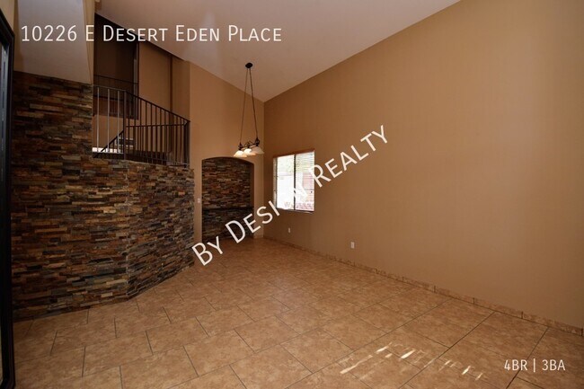 Foto del edificio - Warm and Rustic Rita Ranch 4 Bed 2.5 Bath ...