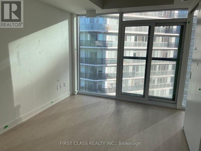 Building Photo - 65 Mutual St