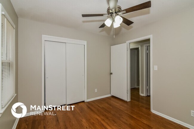 Foto del edificio - 9302 Fairwood Dr