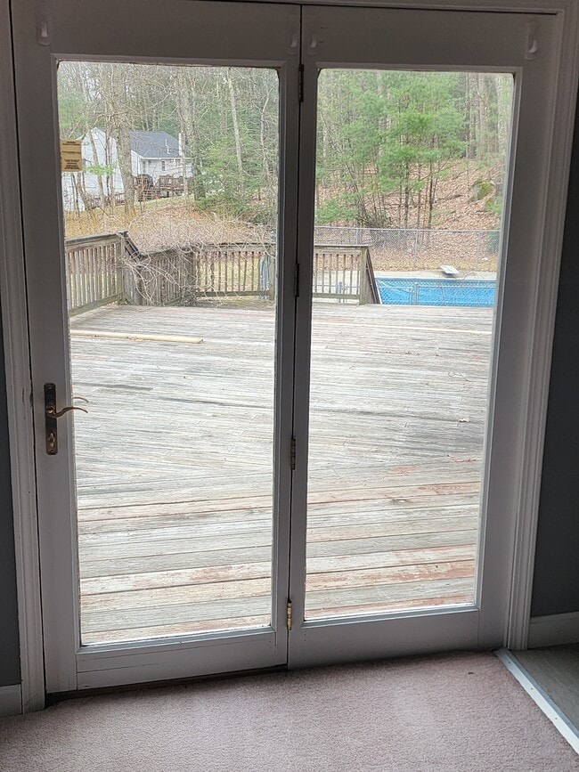 Deck - 985 Mammoth Rd