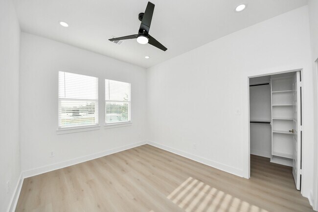 Foto del edificio - 8601 Amadwe St