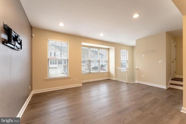 Building Photo - 43792 Sunset Terrace