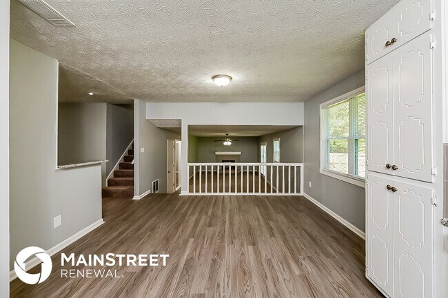 Foto del edificio - 1118 Walnut Creek Ln
