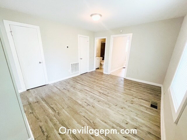 Dormitorio - 909 Harris St