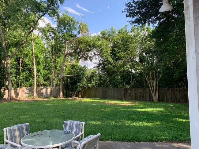 Foto del edificio - Close to LSU Large Back Yard in Quiet Neig...