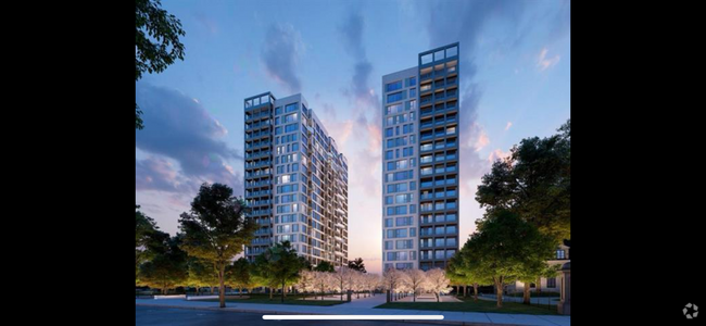 Building Photo - 2020 Boul. René-Lévesque O