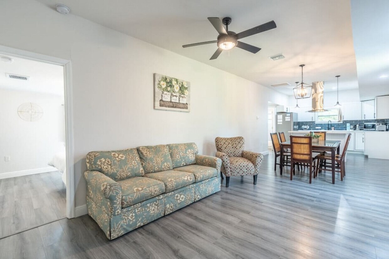 Foto principal - 11100 Orange River Blvd
