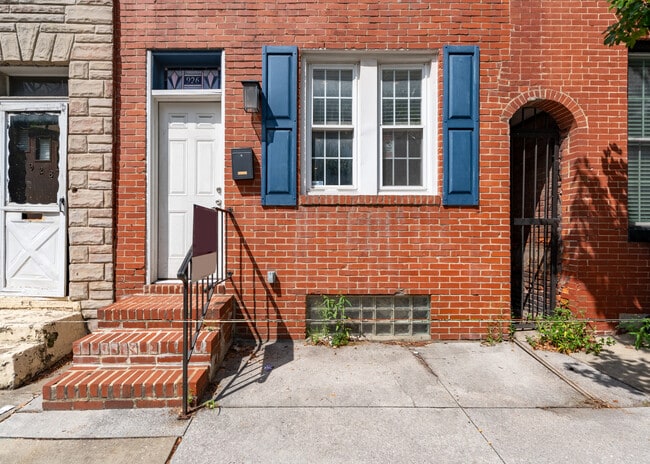 Building Photo - 926 S Hanover St