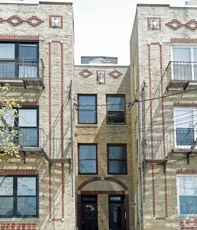 Building Photo - 2770 Williamsbridge