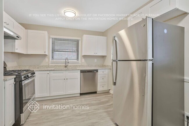 Building Photo - 2610 Harmony Way