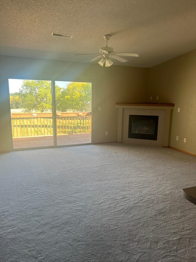 Building Photo - 30 Zeller Ct