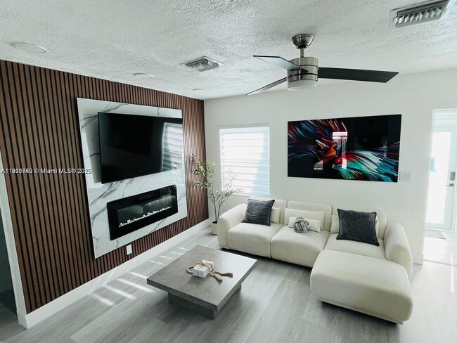 Foto del edificio - 872 NW 16th Terrace