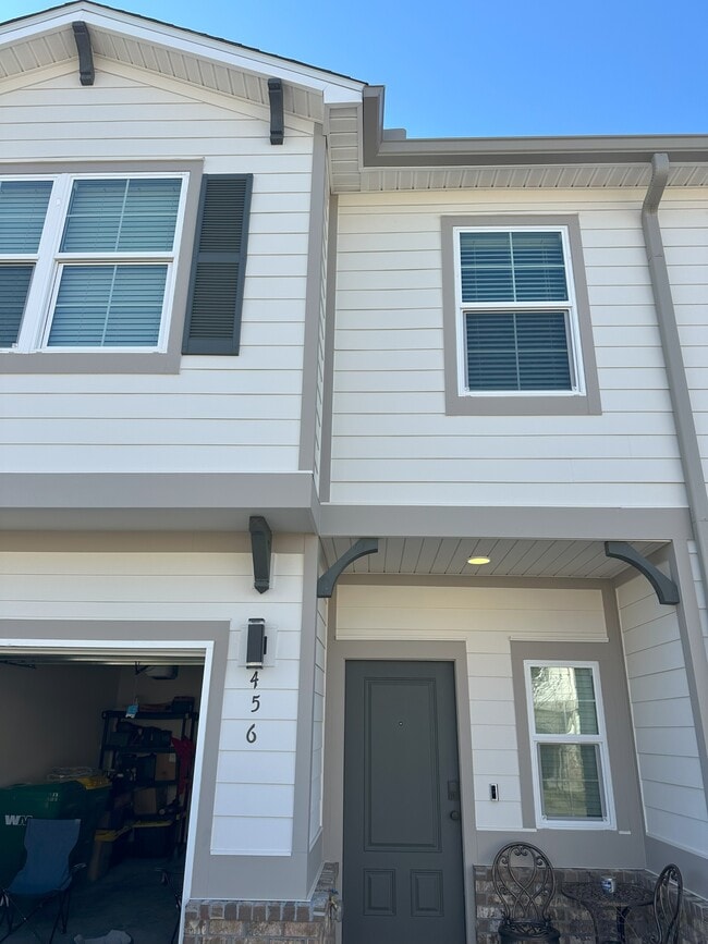 Building Photo - 456 Westgate Wy