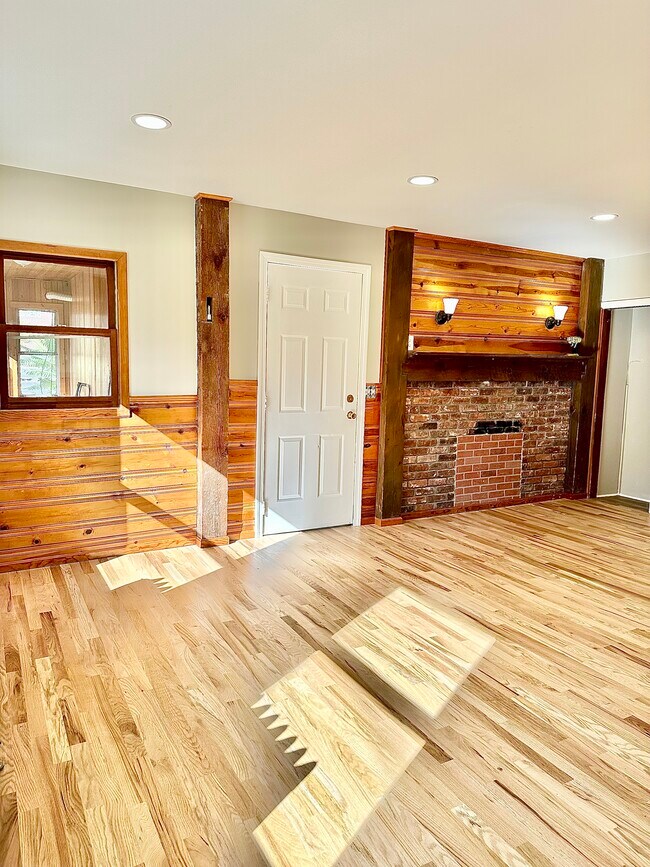 Building Photo - 15 Summer St