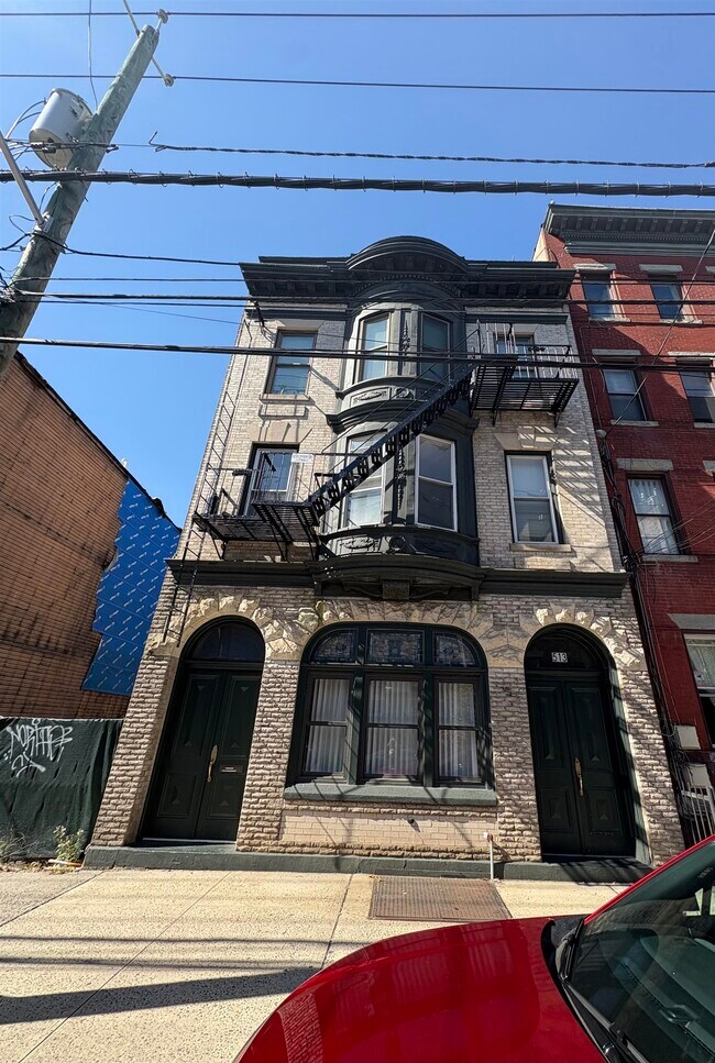 Building Photo - 513 Palisade Ave