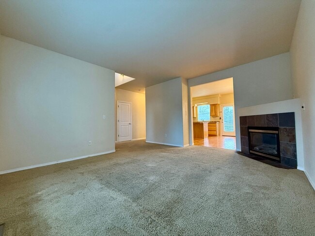 Building Photo - !!SCHEDULE A TOUR TO SEE THIS BEAUTIFUL SP...
