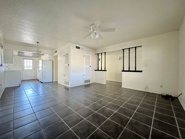 Foto del edificio - 2418 Pittsburg Ave
