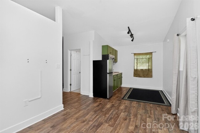 Foto del edificio - 1954 Garibaldi Ave