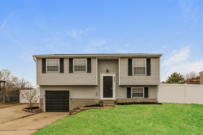 Primary Photo - 614 Ridgeview Drive