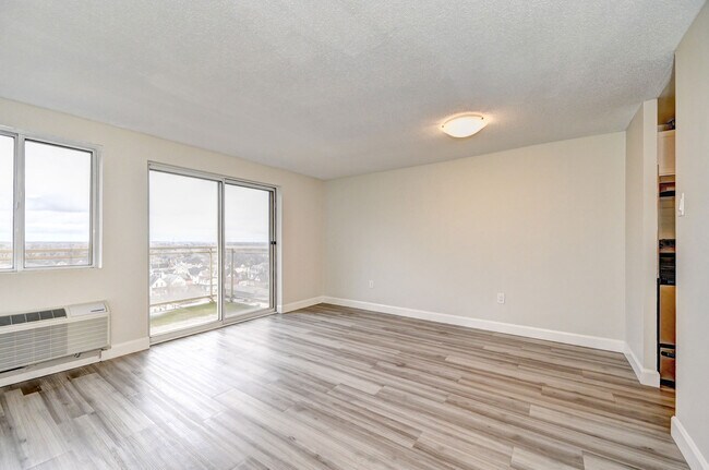 Photo du bâtiment - Grand Central Place Apartments