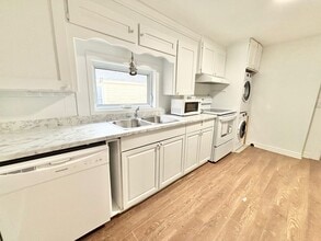 Building Photo - 218 St John St