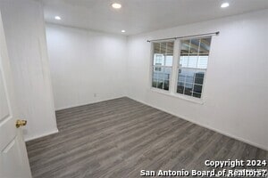 Building Photo - 1135 Gladstone Ave