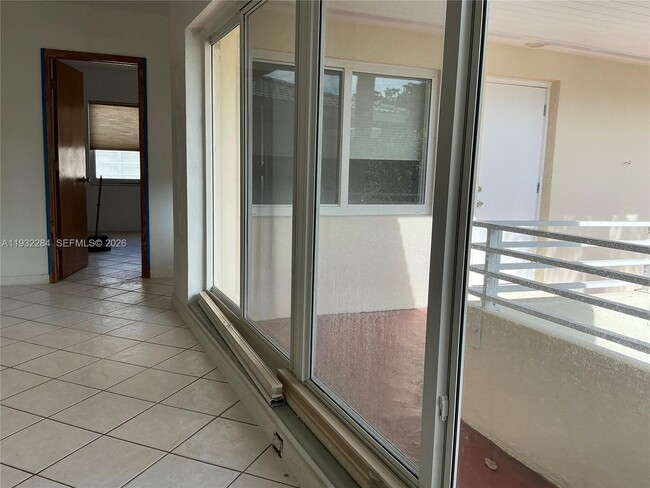 Foto del edificio - 80 Park Dr