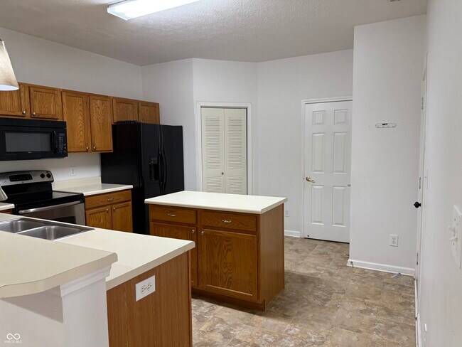 Building Photo - 9356c Villa Creek Dr