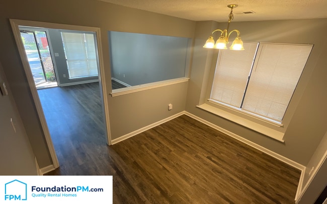 Foto del edificio - 3330 Edenshire Ln