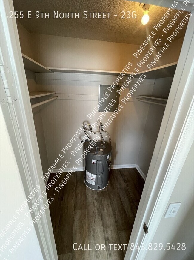 Foto del edificio - 255 E 9th N St