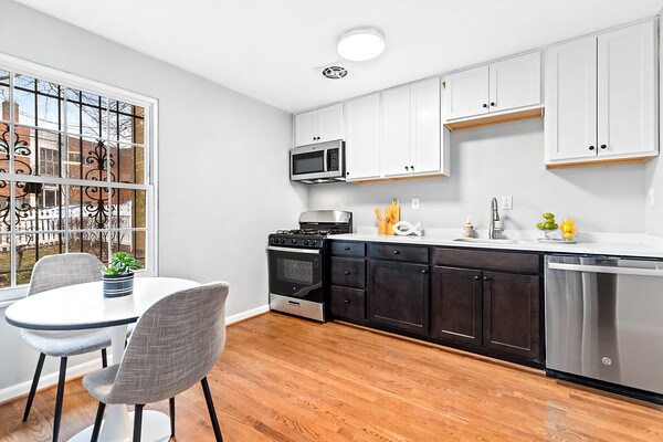 Foto del edificio - 2505 Naylor Rd SE