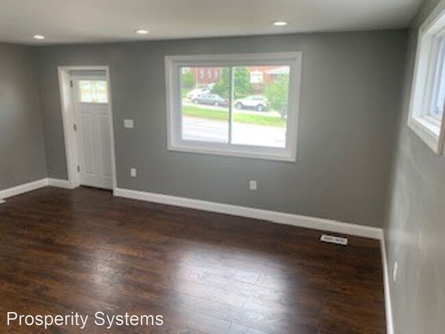 Building Photo - 3 br, 2 bath House - 3539 E Northern Pkwy