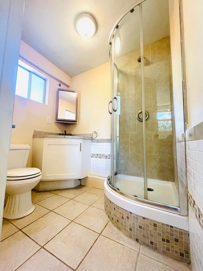 Building Photo - 867