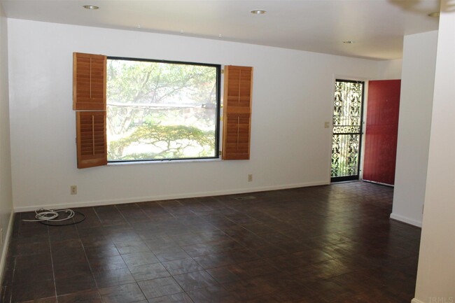 Building Photo - 4531 Cass Ave