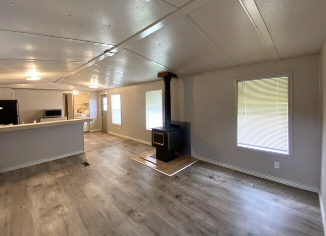 Building Photo - 997 Blue Stem Dr