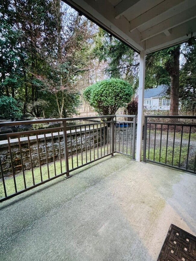 Building Photo - 2Bd/2Ba Kirkland Condo