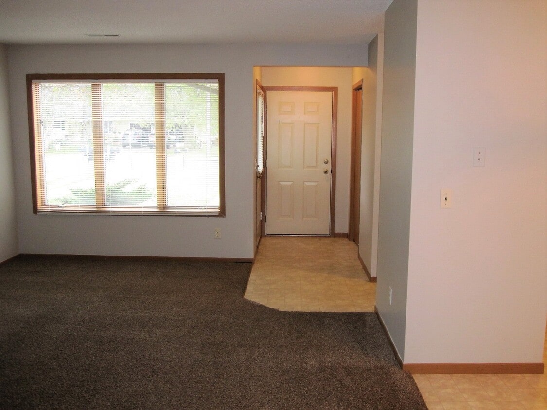 Primary Photo - 626 W 8th St