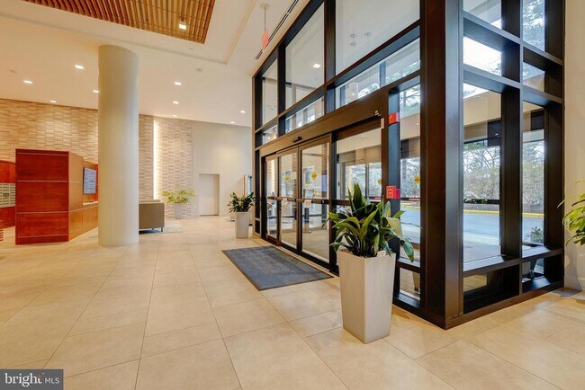 Foto del edificio - 3800 Powell Ln