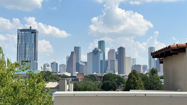 Building Photo - 710 Stanford St