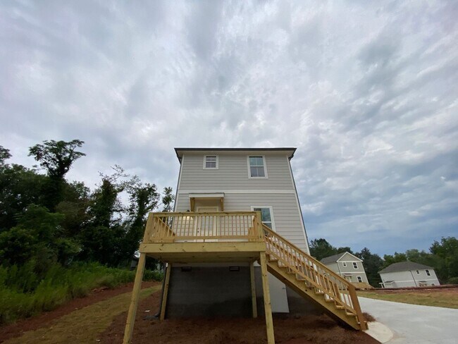 Foto del edificio - PRE-LEASING FOR AUGUST 2026! NEW CONSTRUCTION!