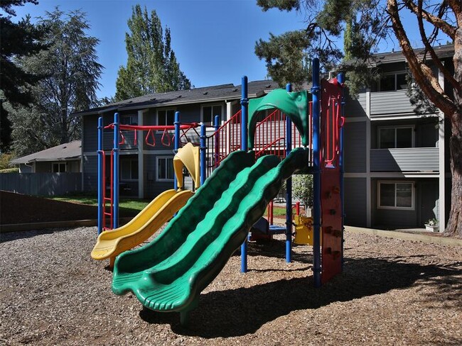 Building Photo - 14120 SW Allen Blvd