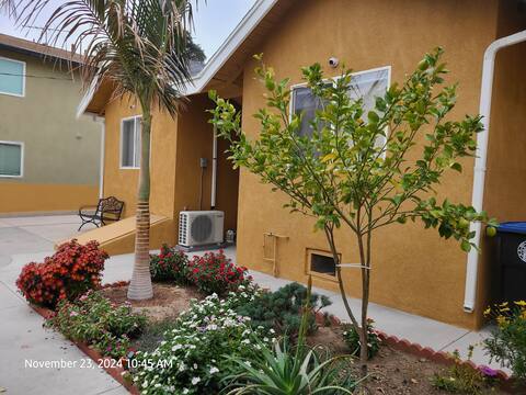 Building Photo - 1130 E Doran St