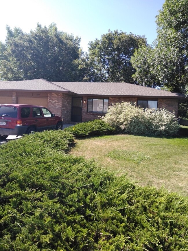 Building Photo - 3227 Pleasant Acres Dr