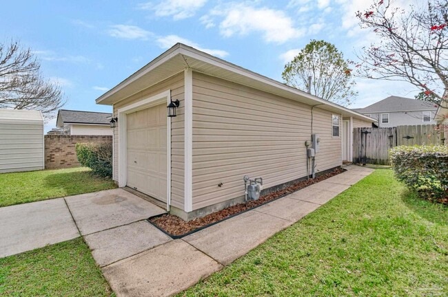 Building Photo - 2037 Marquesas Ln