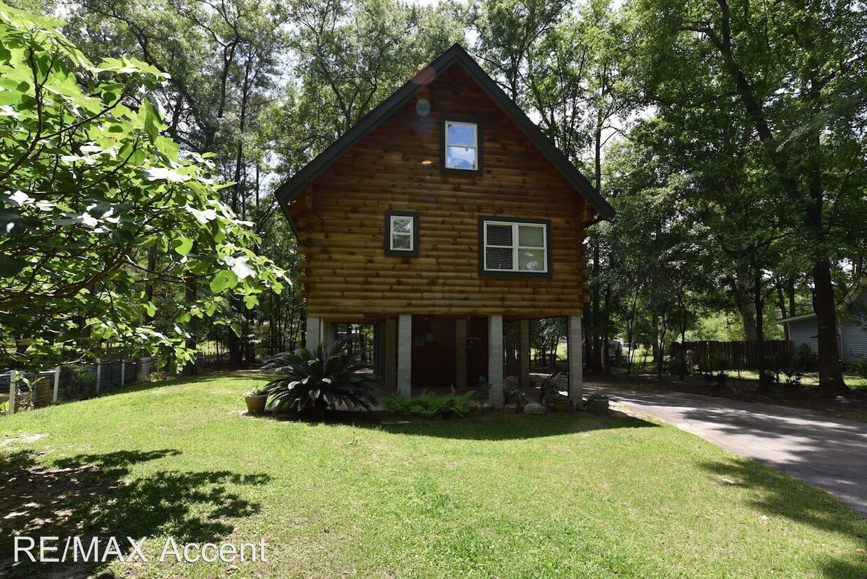 Primary Photo - 96 W Ridge Ct