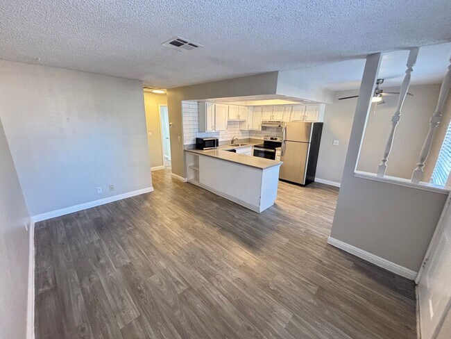 Foto del edificio - Beautiful 1Bed/1Bath home located in Craigmont Villas Community