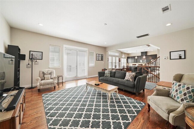 Foto del edificio - 925 W 23rd St