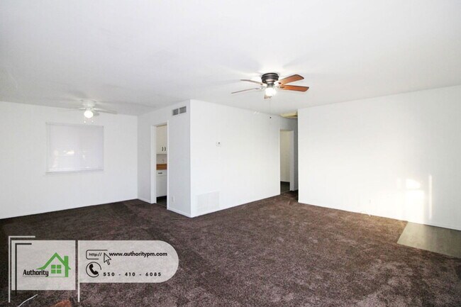 Foto del edificio - 3120 Stingy Ln