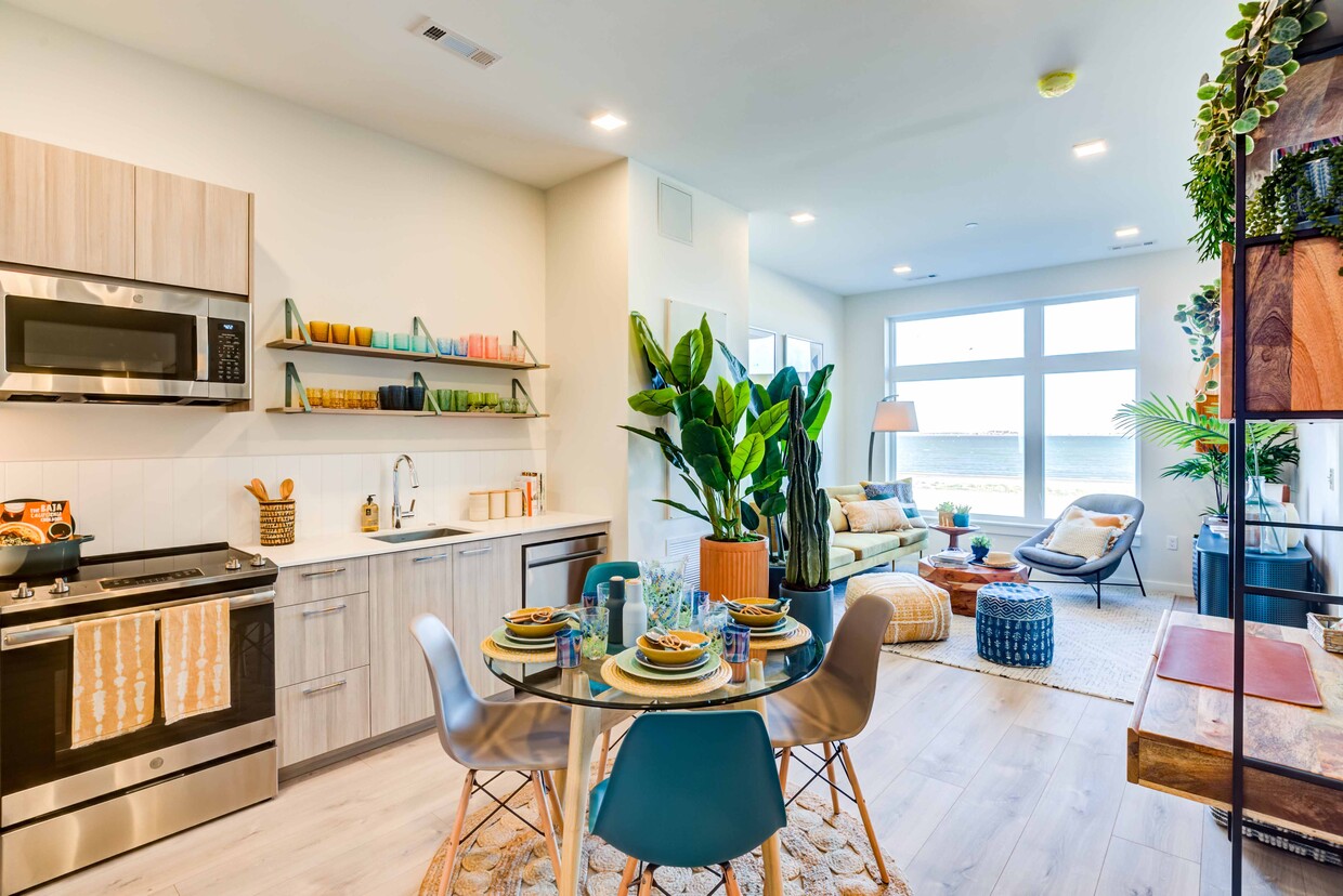 Foto principal - 64 Revere Beach Blvd